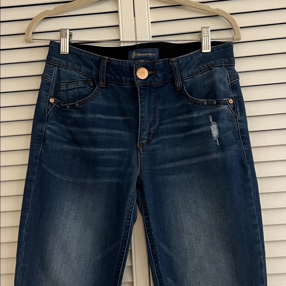 Democracy “Ab” Solution Jeans Size 4P - Picture 2 of 6